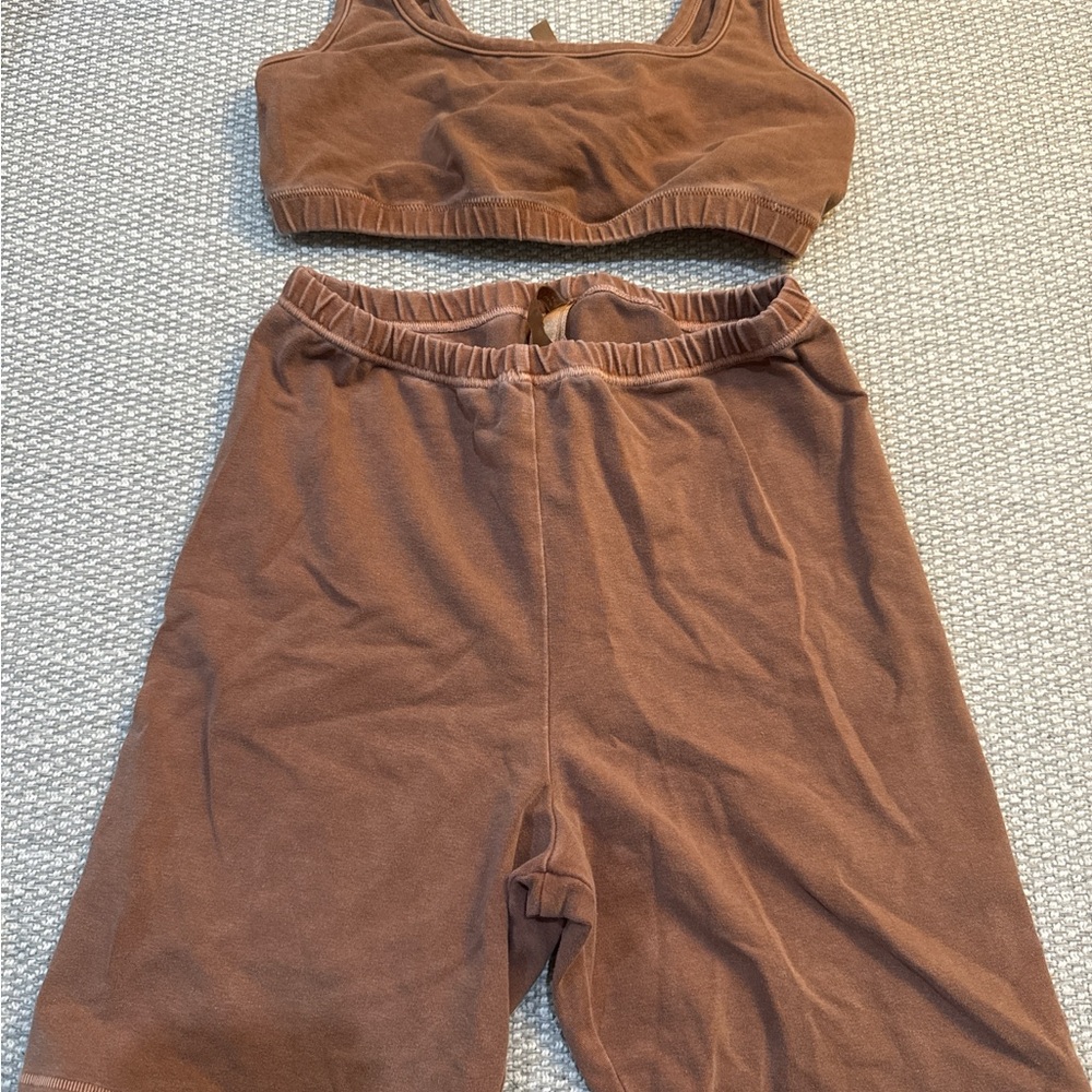 Skims Outdoor set in Camel